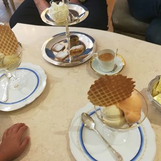 Sorvete para dizer adeus ao verão parisiense. Goodbye Paris summer... Au revoir été 2017... #parislife #parisian #paris #icecream #glace #sorvete #dicasdeviagem #delicious #dicasdeviagem #dicasdeparis #yummy #yamm #doces #delicia #gastronomia #gastronomia #eucomosimnointagram Sorvete para dizer adeus ao verão parisiense. Goodbye Paris summer... Au revoir été 2017... #parislife #parisian #paris #icecream #glace #sorvete #dicasdeviagem #delicious #dicasdeviagem #dicasdeparis #yummy #yamm #doces #delicia #gastronomia #gastronomia #eucomosimnointagram