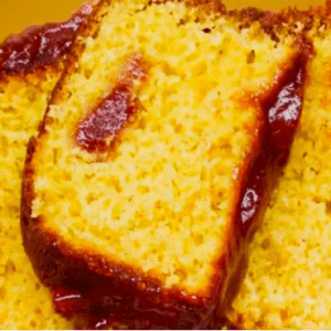 Bolo de fubá com goiabada – mais fácil do mundo